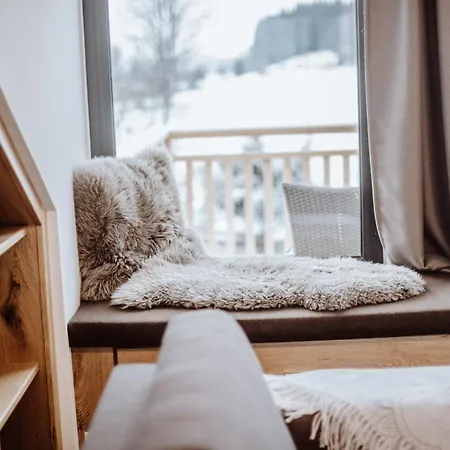 Naturchalet Hoeflehner - Charming Hideaway & Summercard Apartment Ramsau am Dachstein