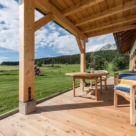 Naturchalet Hoeflehner - Charming Hideaway & Summercard Apartment Ramsau am Dachstein