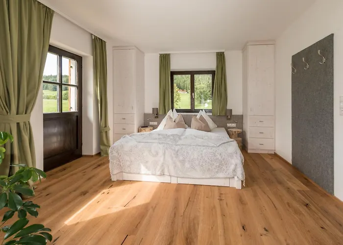 Naturchalet Hoeflehner - Heimgefuehl & Ruhelage An Loipe & Wanderweg Ramsau am Dachstein